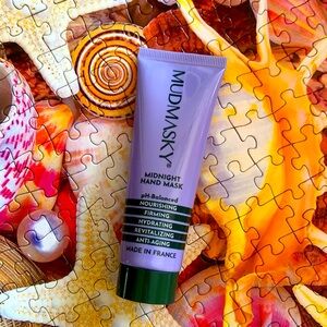 NEW *Never Used* Mudmasky Midnight Hand Mask